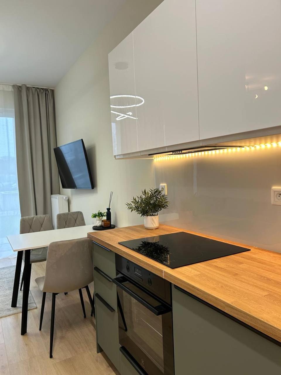 Warsaw Airport Apartment エクステリア 写真