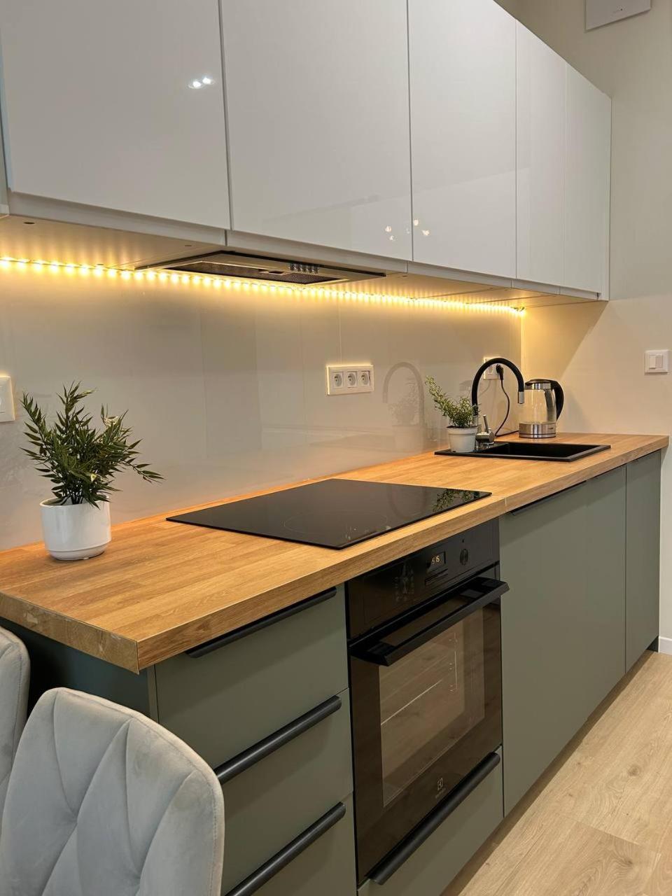 Warsaw Airport Apartment エクステリア 写真