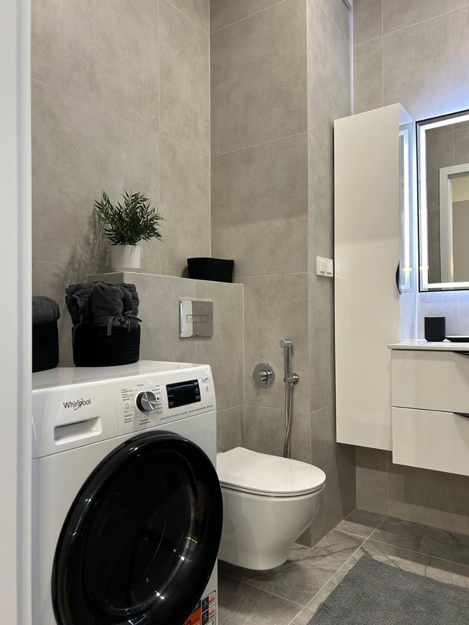 Warsaw Airport Apartment エクステリア 写真